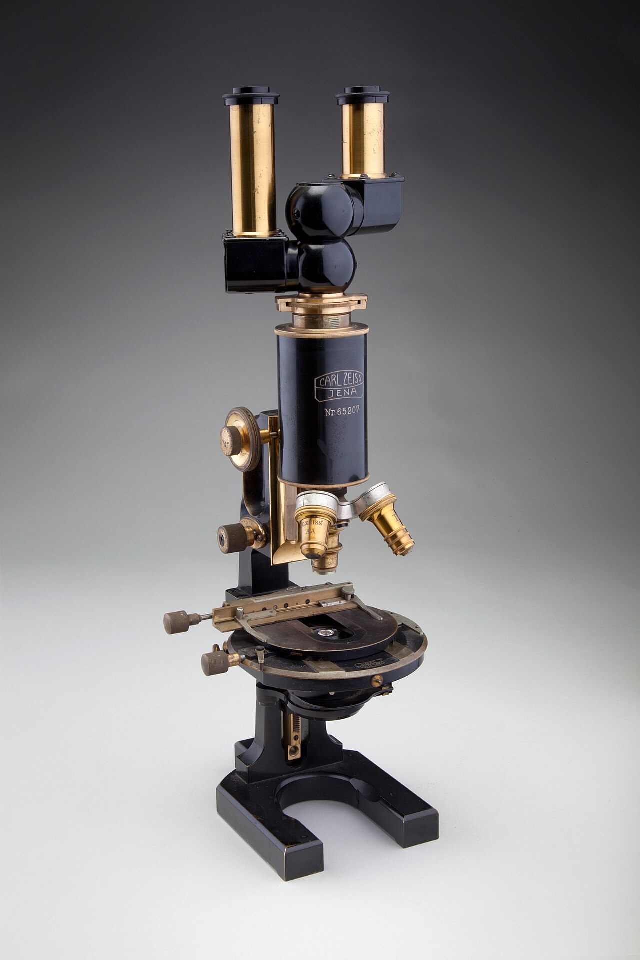 Microscope