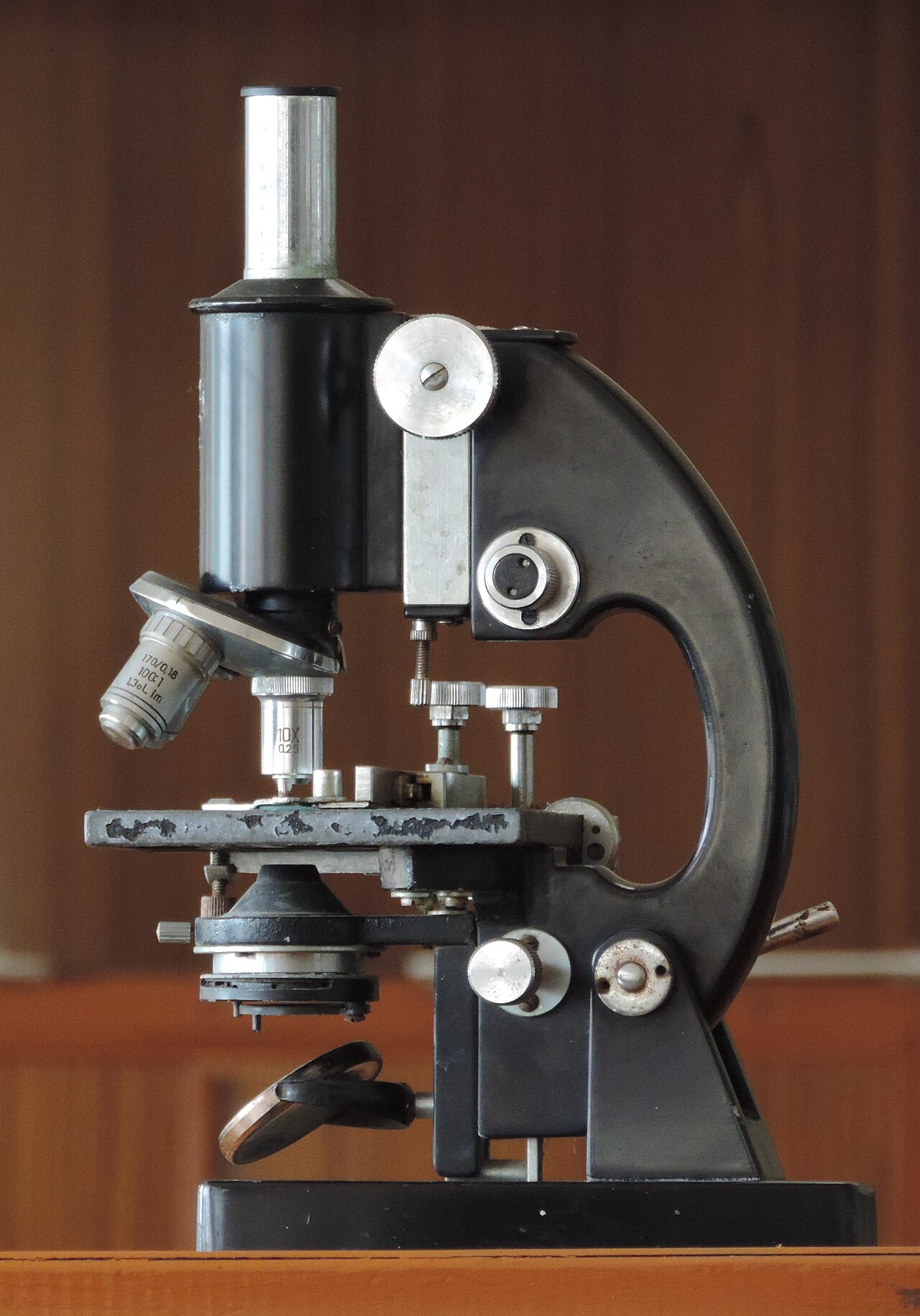 Optical microscope